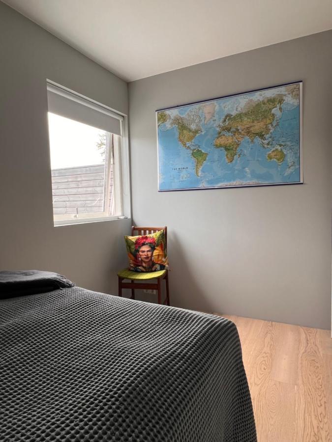 Beautiful 3 Bedroom Modern House With Patio Villa Reykjavik