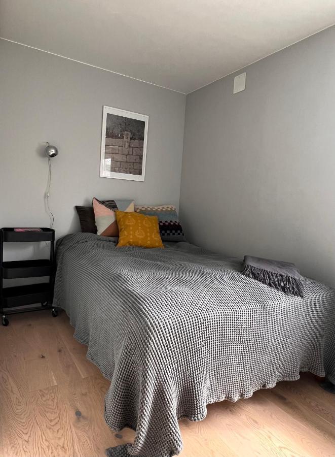 Beautiful 3 Bedroom Modern House With Patio *